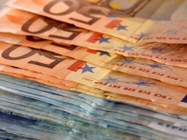 Опасност от отслабване на еврото заради проблемите в Ирландия