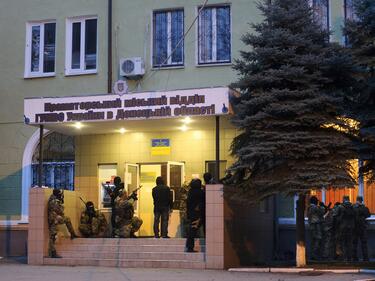 Продължава окупацията в Източна Украйна въпреки ултиматума 