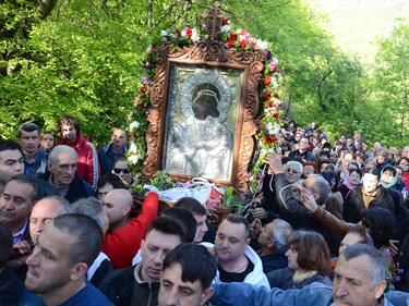 Богородица ни даде знак: Чакат ни беди