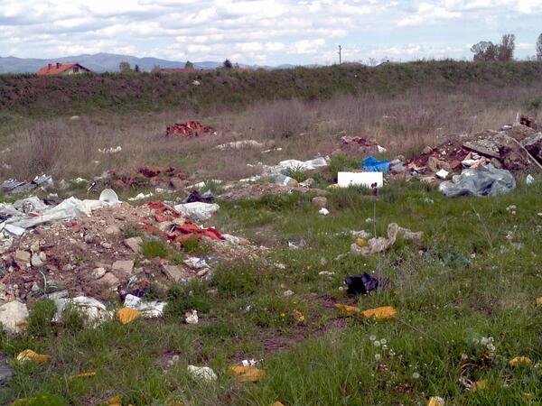 Отпадъци заливат софийското село Чепинци