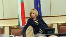 ГЕРБ не успя да събори Мая Манолова от поста й 