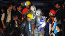 Бавно гасне надеждата за оцелели миньори в Турция 