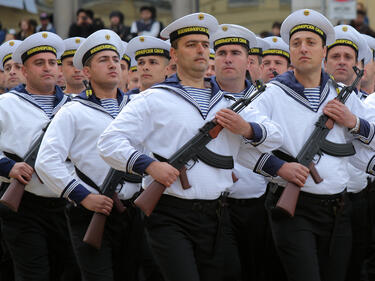 Децата ни ще учат повече по военно дело