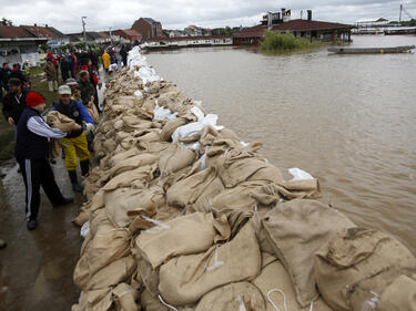 Наводненията напът да оставят Сърбия без ток 