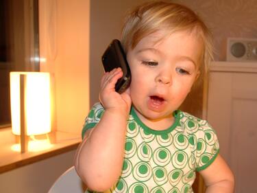 Какво е влиянието на мобилните телефони върху мозъчното развитие на децата?
