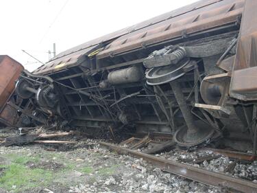 Пътнически влак катастрофира близо до Москва