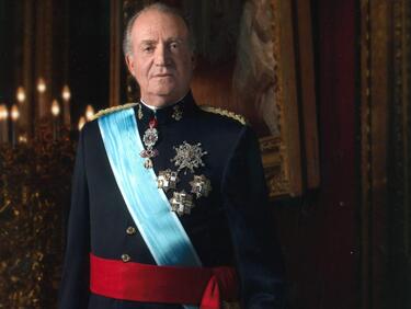 Испанският крал Хуан Карлос абдикира