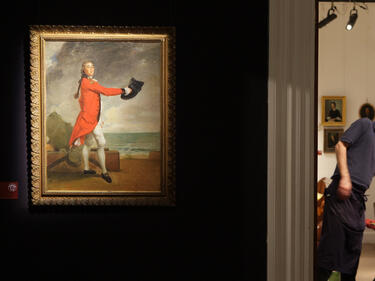 Крадена картина в колекцията на Версаче се връща при истинския си собственик 