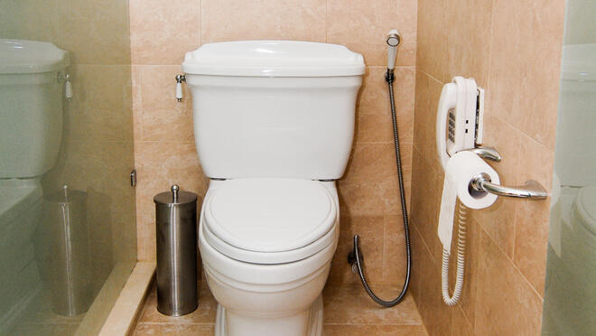 Поредното откритие! Изобретиха иновационна отпушвачка за тоалетни чинии
