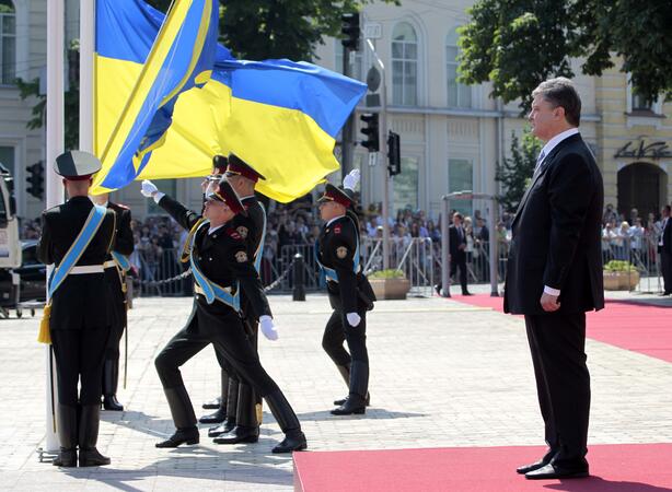 Петро Порошенко официално е петият президент на Украйна