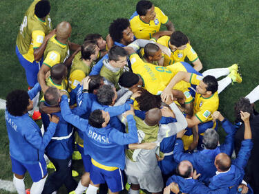 Неубедителна Бразилия почна Световното с успех