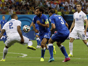 Италия спечели дербито с Англия от група D