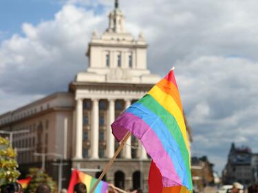 Гейовете и лесбийките се жалват от пренебрежението на политиците