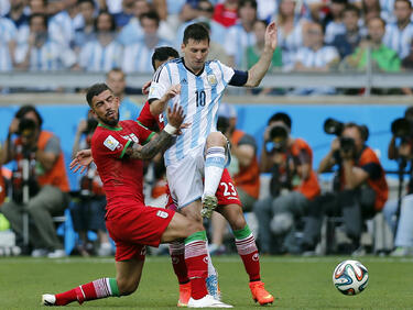 Късен гол на Меси класира Аржентина на 1/8-финал