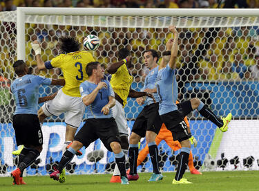 Страхотна Колумбия изхвърли Уругвай и достигна 1/4-финалите