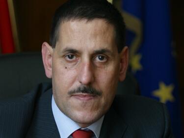 Омбудсманът: Държавата не е фалирала