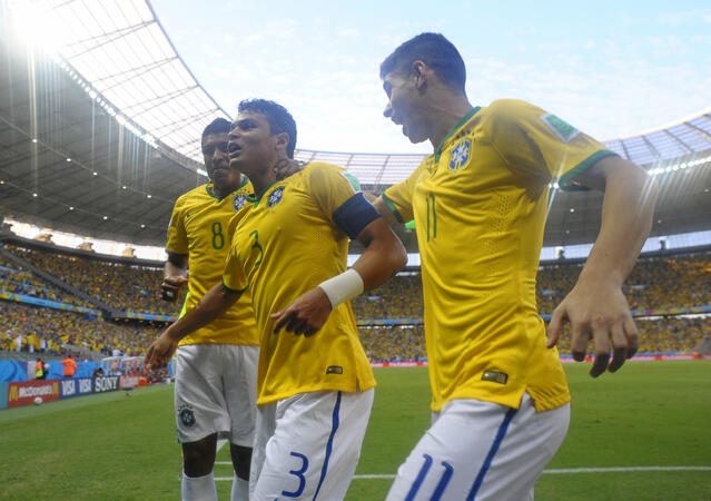 Бразилия покоси Колумбия и е на полуфинал