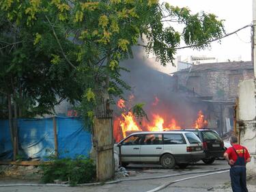 Пожар погълна склад за вторични суровини в Стара Загора