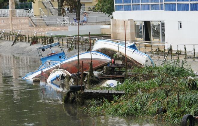 Вижте как изглежда Приморско след водния апокалипсис (СНИМКИ)