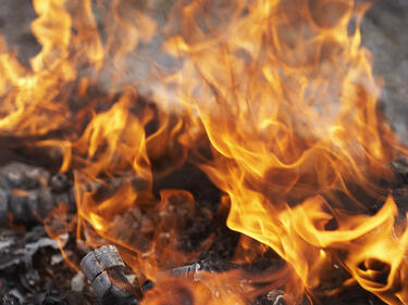 Пожар пламна в Хисаря 