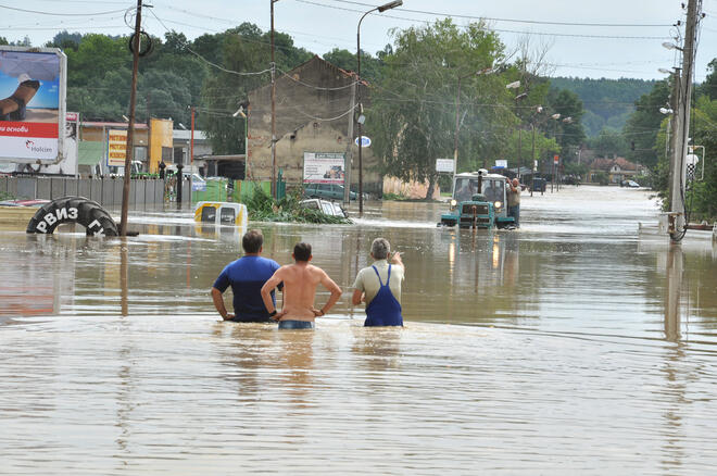 Бяла Слатина е под вода? (СНИМКИ) 
