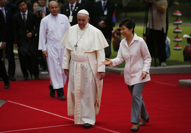 Папа Франциск "събра очите" на южнокорейците 