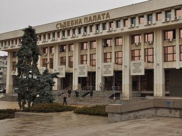 Наводнение в архива на Съдебната палата в Бургас