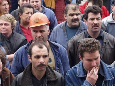 Бургаските миньори стачкуват