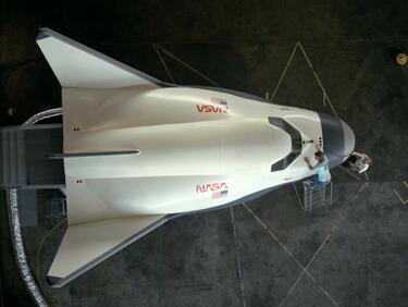 Проектът за часната совалка DreamChaser на Sierra Nevada Corporation е един от спонсорираните от НАСА