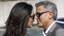 Горчиво! Джордж Клуни и Амал Аламудин си казаха "Да" (СНИМКИ)