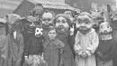 Поглед към миналото: Страховити костюми за Хелоуин (СНИМКИ)