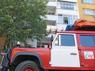 Пламна асансьор в общежитие във Враца