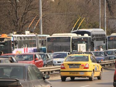 Задръстванията в София стават история - "умни" асфалт и светофари ги борят