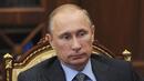 Владимир Путин стана главно действащо лице на Седмицата на модата в Париж (СНИМКА)