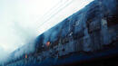16-вагонен локомотив пламна в движение и изгоря напълно 