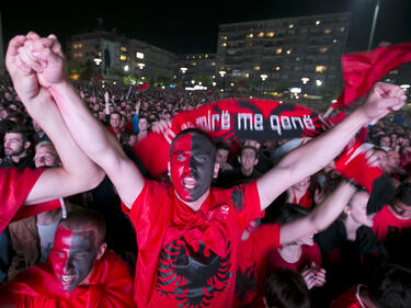 Албания посрещна футболистите си като национални герои