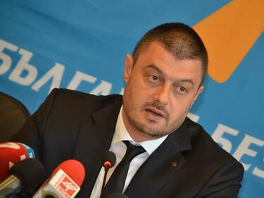 Партията на Бареков ухажва ГЕРБ, склонна е да отстъпи от много от претенциите си 