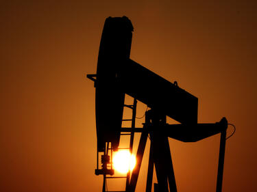 Цената на петрола продължава да върви нагоре
