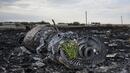 Разчистват останките на разбилия се Boeing в Украйна