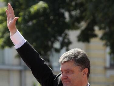 Шефът на Луганск намери изход от кризата в Украйна - кани Порошенко на дуел 