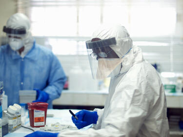 Надежда за борбата с ебола - експериментална ваксина дала обещаващи резултати 