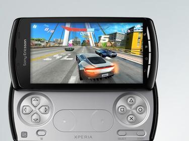 Xperia Play на Sony Ericsson обединява в едно телефон и конзола