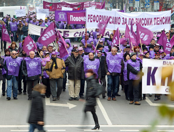 КНСБ: 15 000 души няма да могат да се пенсионират, в БДЖ готвят стачка