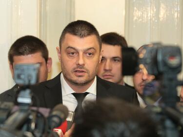 Четирима депутати се цепят от партията на Бареков