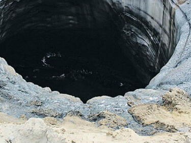 Мистериозни кратери в Сибир никнат като гъби