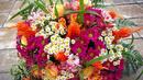 Погват търговците на цветя преди 8 март