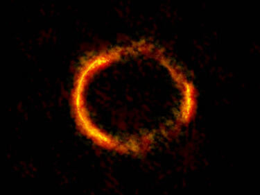 Видяха пръстен на Айнщайн през гравитационна леща (ВИДЕО)