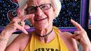 Щурата 86-годишна баба, която стана хит в интернет! (СНИМКИ)