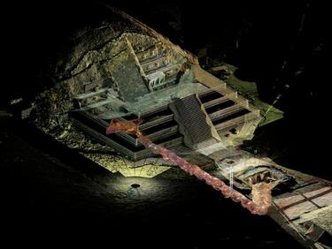 Живак води към гробницата на царя на Теотиуакан