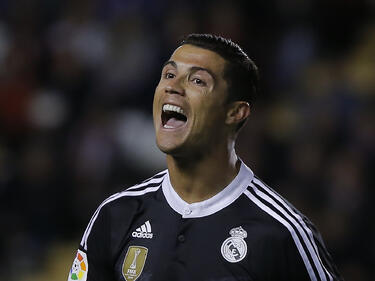 Три гола на Роналдо оставиха живи надеждите на Реал Мадрид
